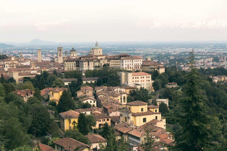 Rejseguide til Bergamo: Alt hvad du skal vide om at besøge den hyggelige historiske bydel