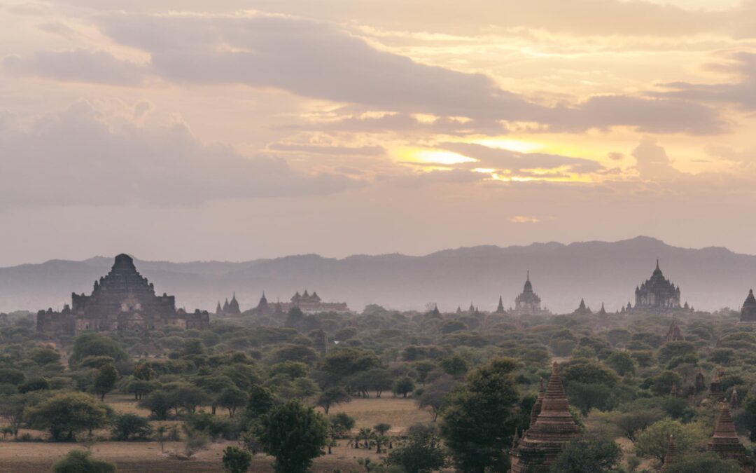 På cykeltur blandt Bagans magiske templer