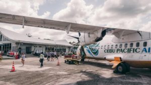 Den lille lufthavn på Siargao