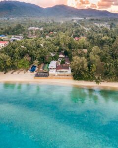 Lipa Lodge Beach Resort ved solopgang