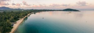 Lipa Noi Beach set oppefra