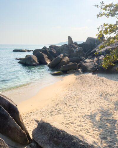 Stranden foran Hin Ta