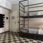Sovesal med plads til 6 mænd/kvinder hos The Yellow Hostel - bedste hoteller og overnatning i Rom