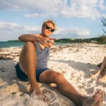 Alex på stranden i Jamaica