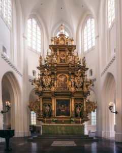 Den gigantiske altertavle i Sankt Petri-kirken i Malmø