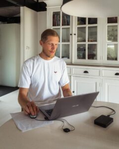 Alex i sommerhus