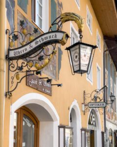 Detaljer på bygninger i Mittenwald