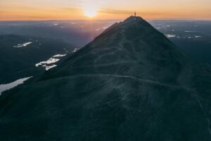 Gaustatoppen ved solnedgang
