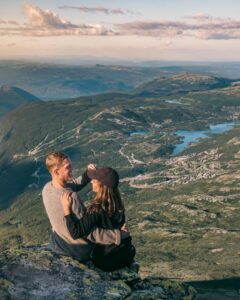 Alex & Victoria på toppen af Gaustatoppen