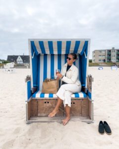 Frokost i en strandkurv