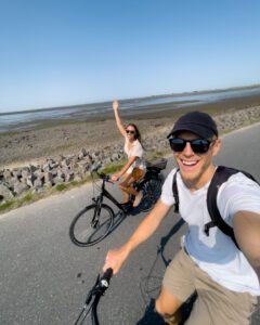 Alex & Victoria på elcykler