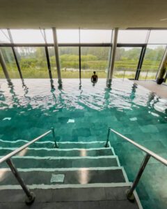 Den indendørs pool på Hotel Breitenburg