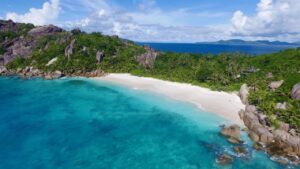 Le Château de feuilles strand