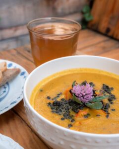 Mad i det Japanske Palads' gårdhave