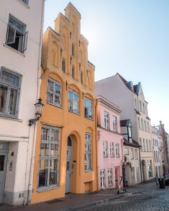 Gamle farvede huse i Lübeck