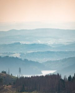 Udsigt fra Magdeburger Hütte, zoomet ind på bjergene i horisonten