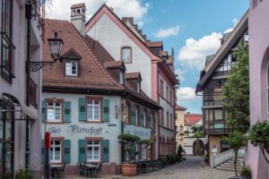 Smuk gammel gade i Freiburg