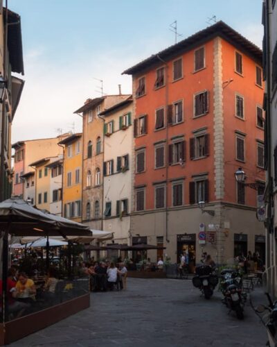 Oltarno i Firenze om aftenen