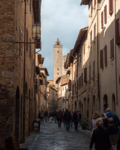 Turister i San Gimignano
