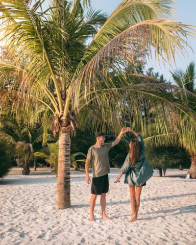 Sandet var så blødt. Og hvor er dette lille palmetræ smukt