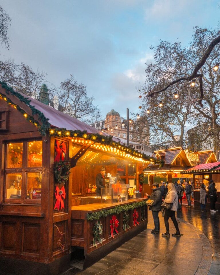 Julestemning i London på et julemarked