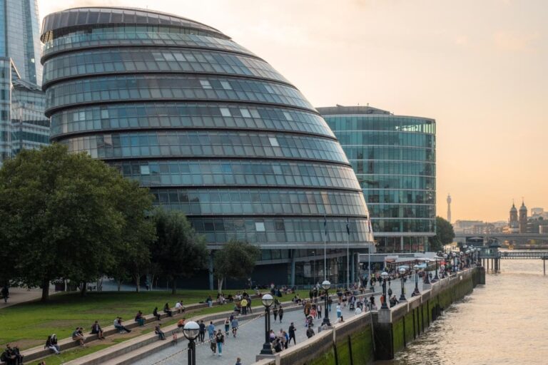 Potters Fields Park