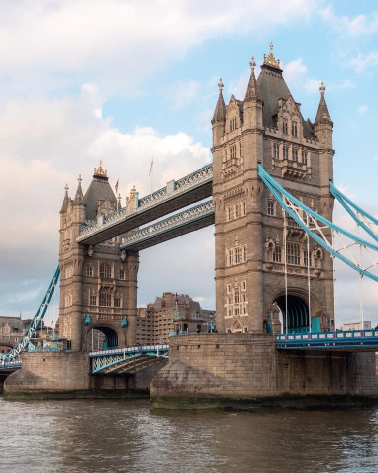 Tower Bridge i London