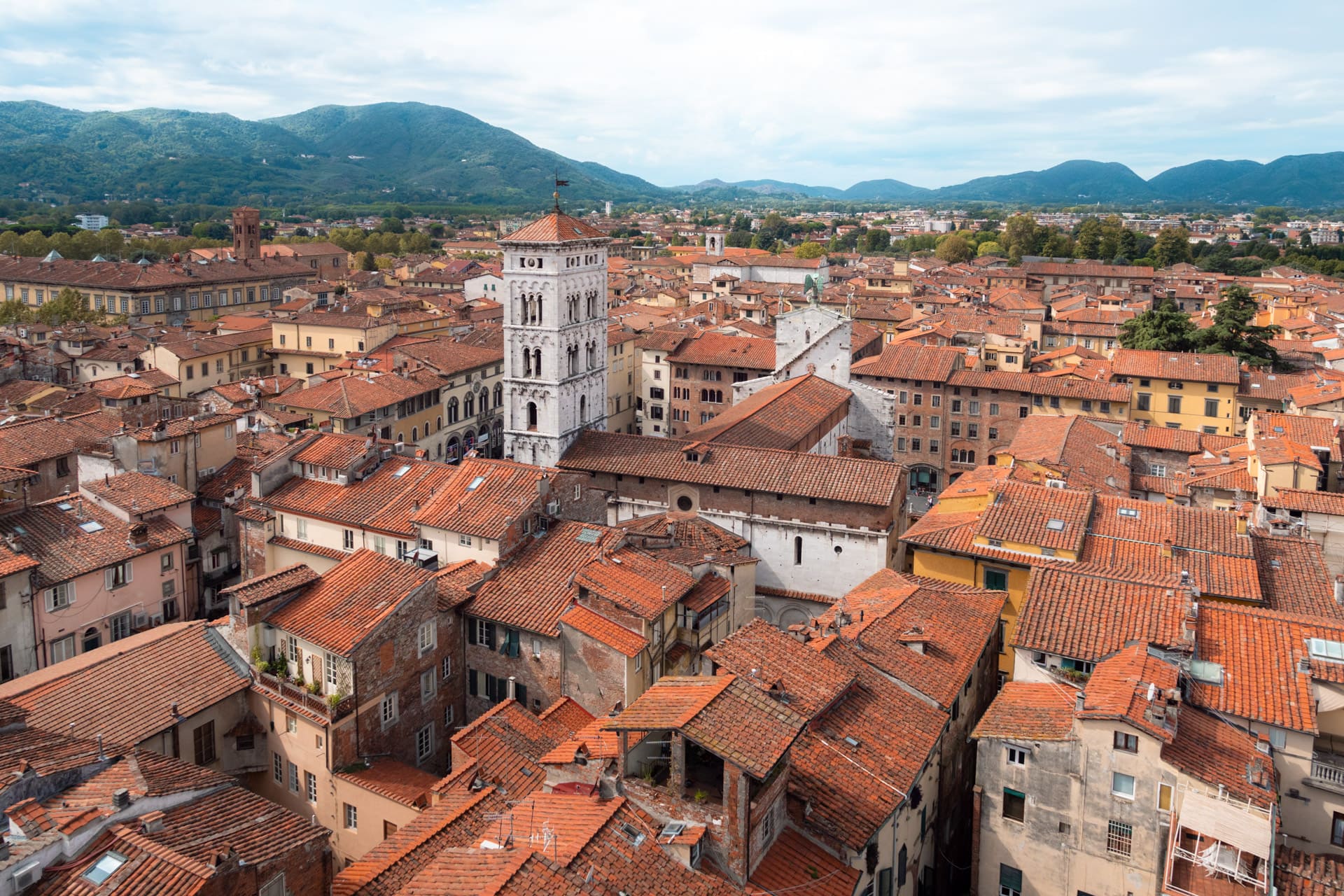 Lucca rejseguide: 18 bedste oplevelser & seværdigheder