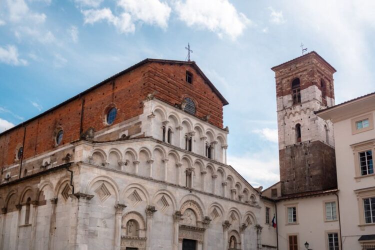 Kirken Santa Maria Foris Portam i Lucca.