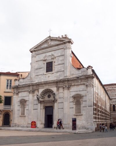 Kirken Santi Giovanni e Reparata i Luccas historiske centrum