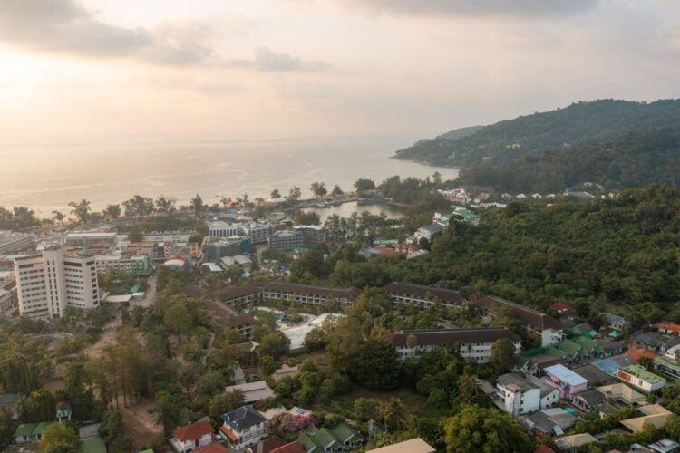 Karon set fra droneperspektiv