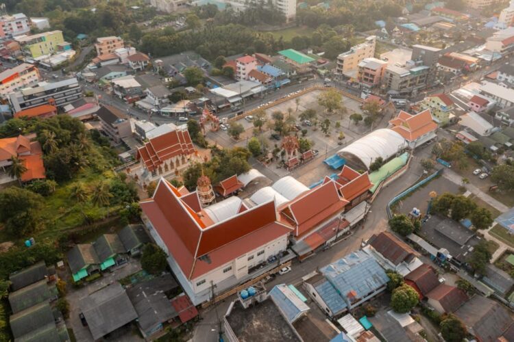 Karon Temple set fra droneperspektiv