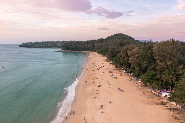 Surin strand set fra oven