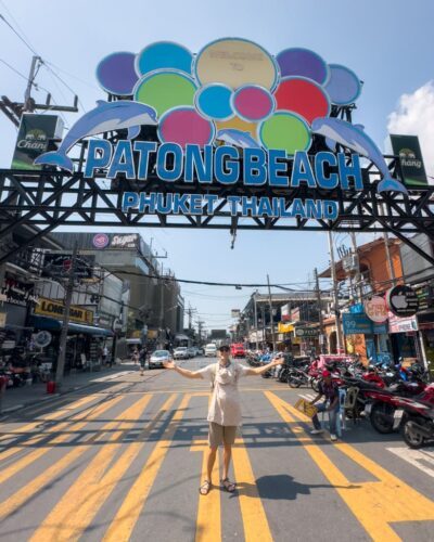 Bangla Road om dagen i Patong