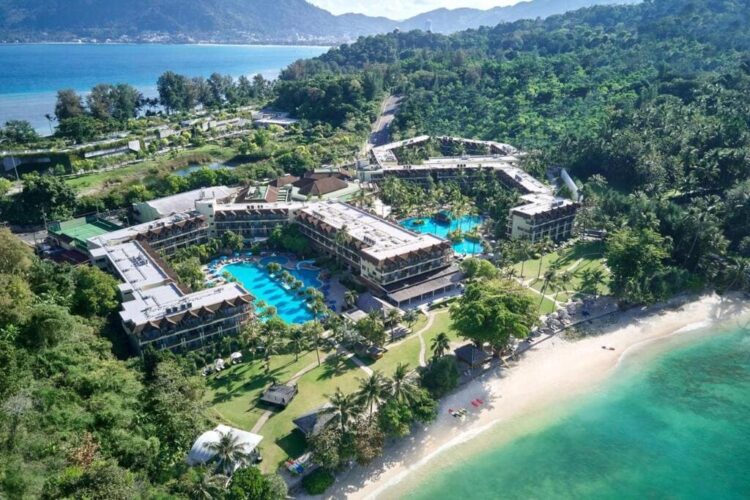 Phuket Marriott Resort & Spa dronebillede med stranden på