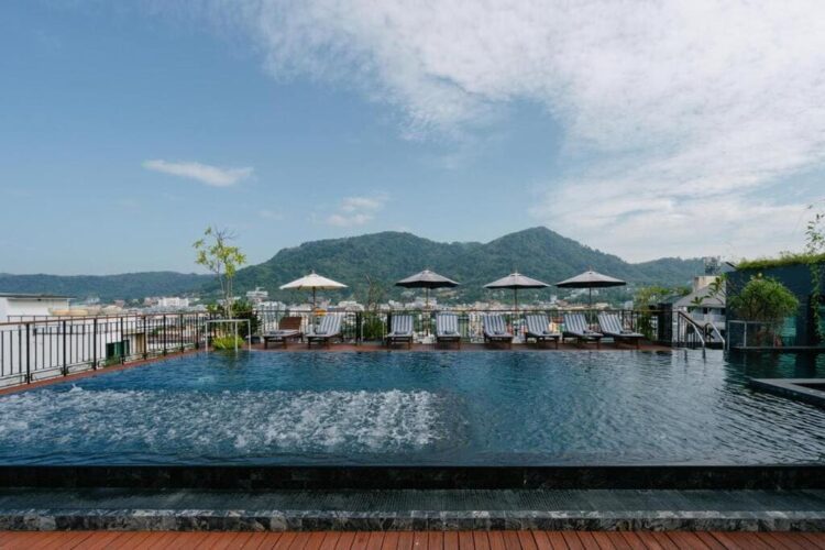 Rak Elegant Hotel Patong tagpool