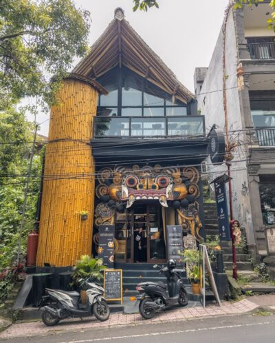 Joyously Raw set fra gaden i Ubud