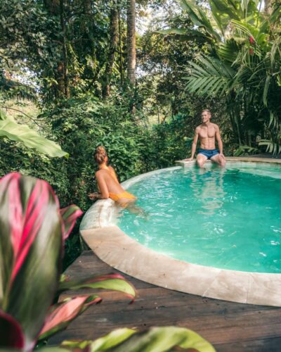 Alex og Victoria på Sandat Glamping med privat pool