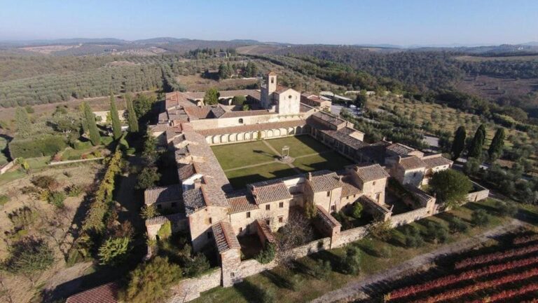 La Certosa di Pontignano dronebillede