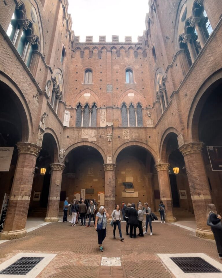 Indgangen til Palazzo Pubblico