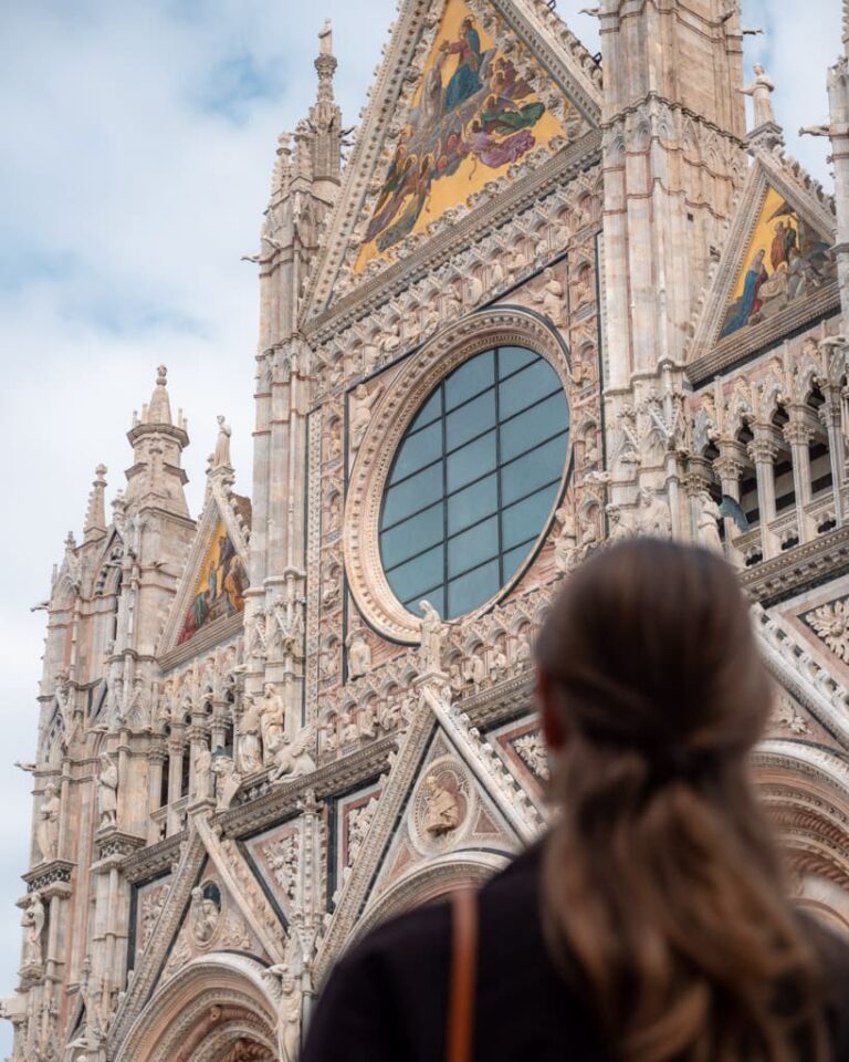 Victoria foran Sienas domkirke
