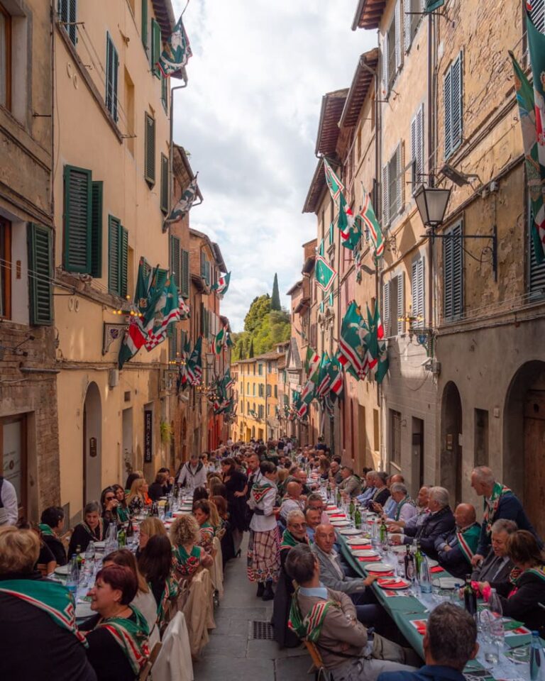 En contrado holder fest i Siena