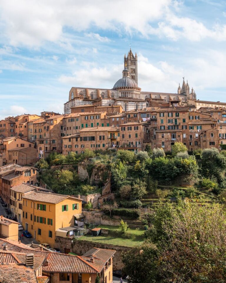 Udsigten fra Basilica di San Domenico mod domkirken