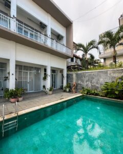 Poolen hos The Sloth Suites