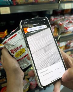 Google Translate på telefonen oversætter ingrediensliste fra indonesisk til dansk