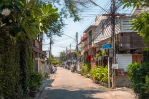 Stille gade i Chiang Mais gamle bydel