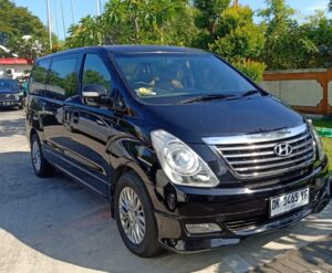 Gede minivan på Bali