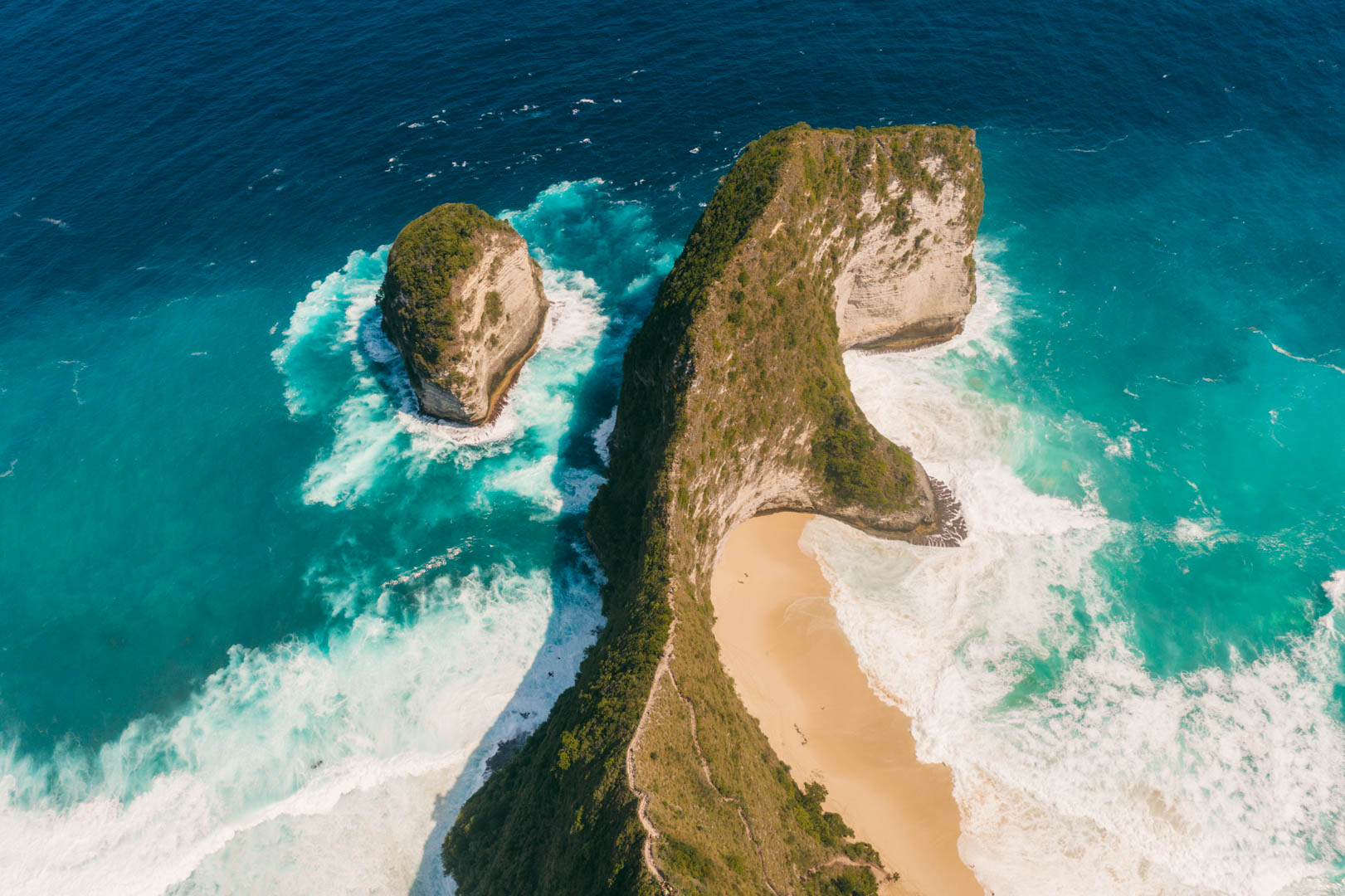 Nusa Penida Rejseguide: 10 bedste strande & seværdigheder