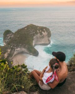Alex & ; Victoria ved Kelingking Beach