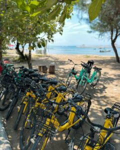 Lejecykler i Sanur på stranden